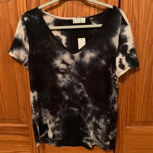 🖤Maurices 24/7 Tie Dye Tuck In Tee🖤